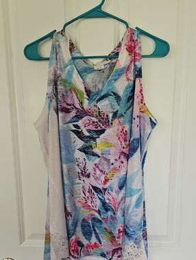 Time and Tru Floral V-Neck Tank Top in Blue, Pink and White